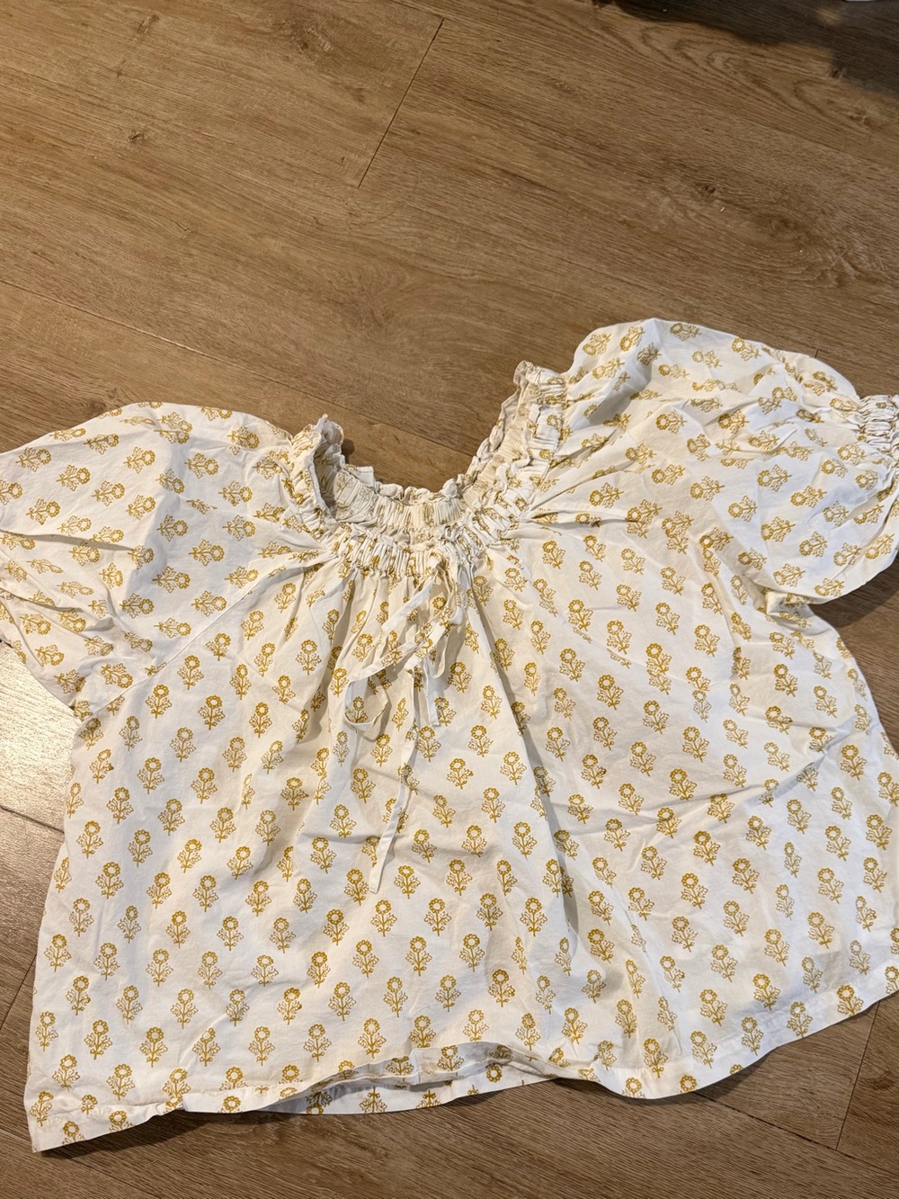 Doen White Top with Yellow Floral Print